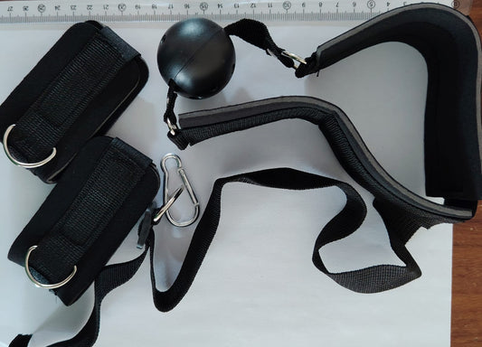 BDSM, atadura de manos y piernas.